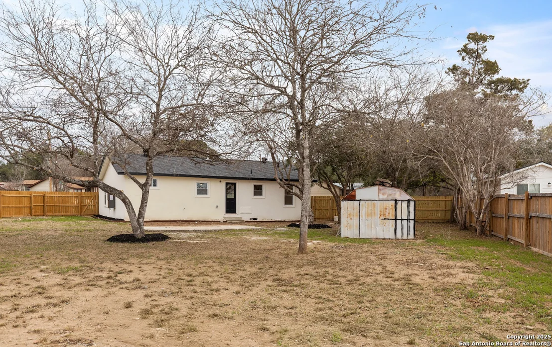 Photo of 601 W MOORE AVE