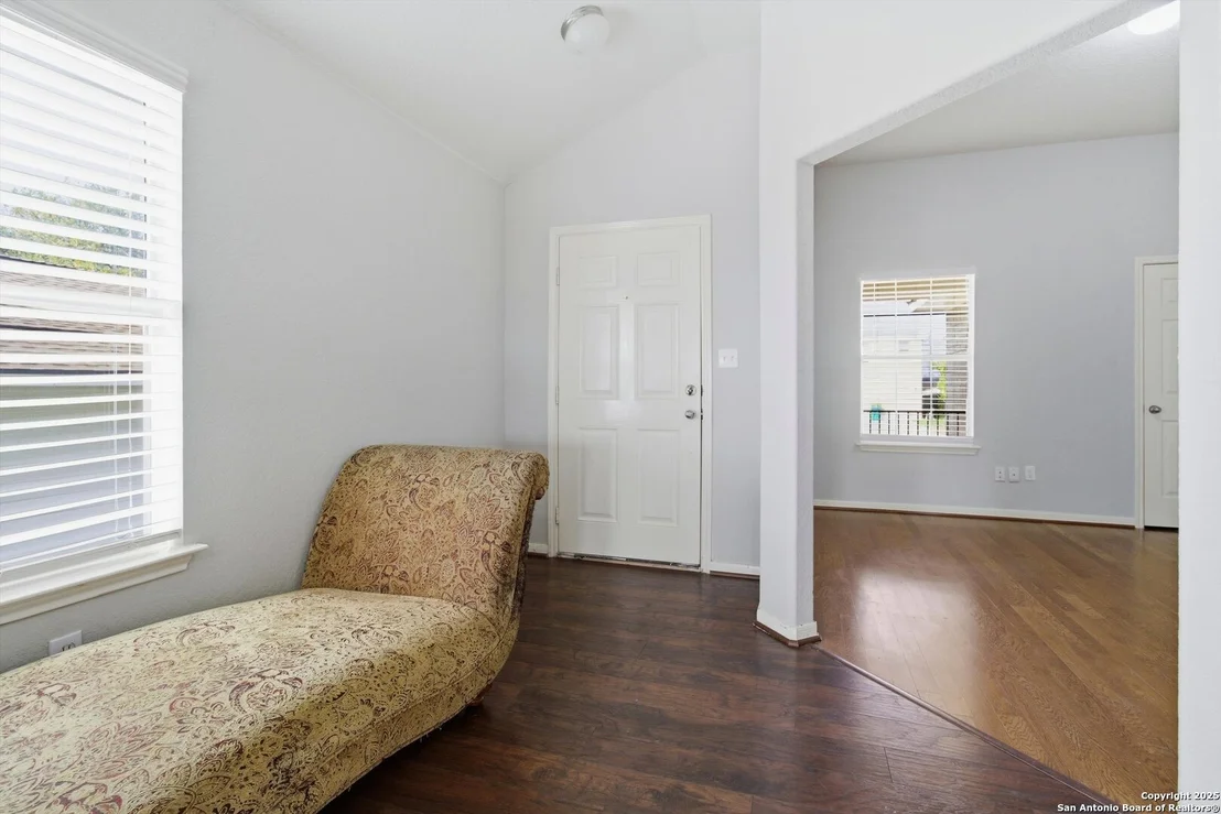 Photo of 8242 Pioneer Oak