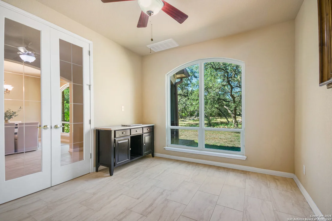 Photo of 577 River Chase