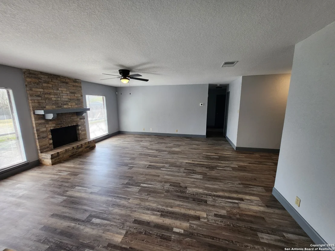 Photo of 918 ROLLING ROCK DR