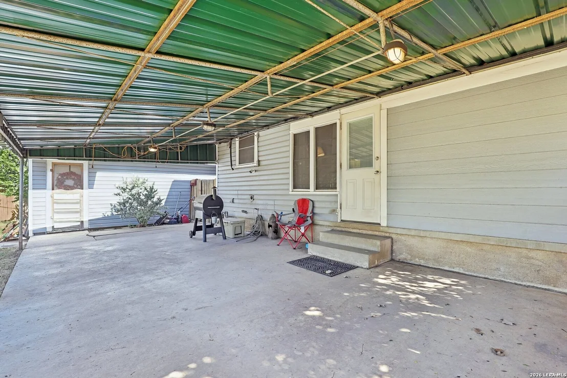 Photo of 202 SUTTON DR