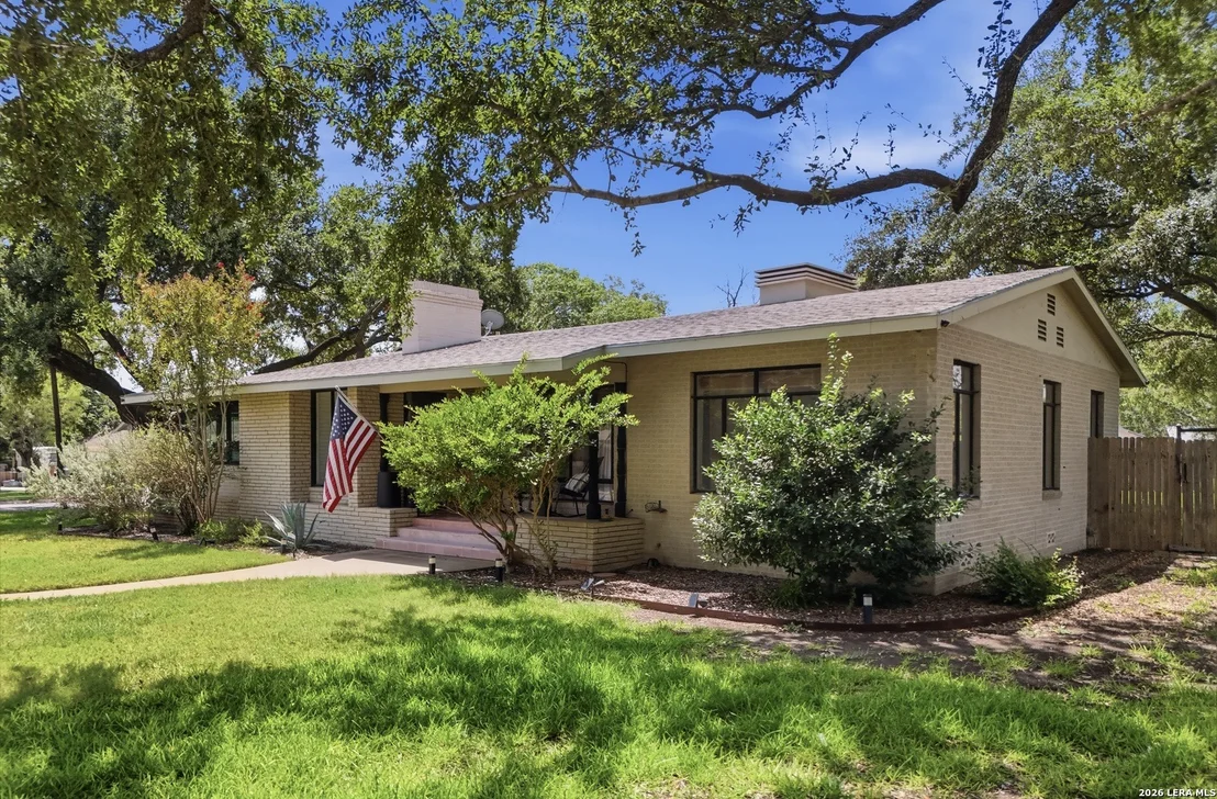 Photo of 1105 N Park