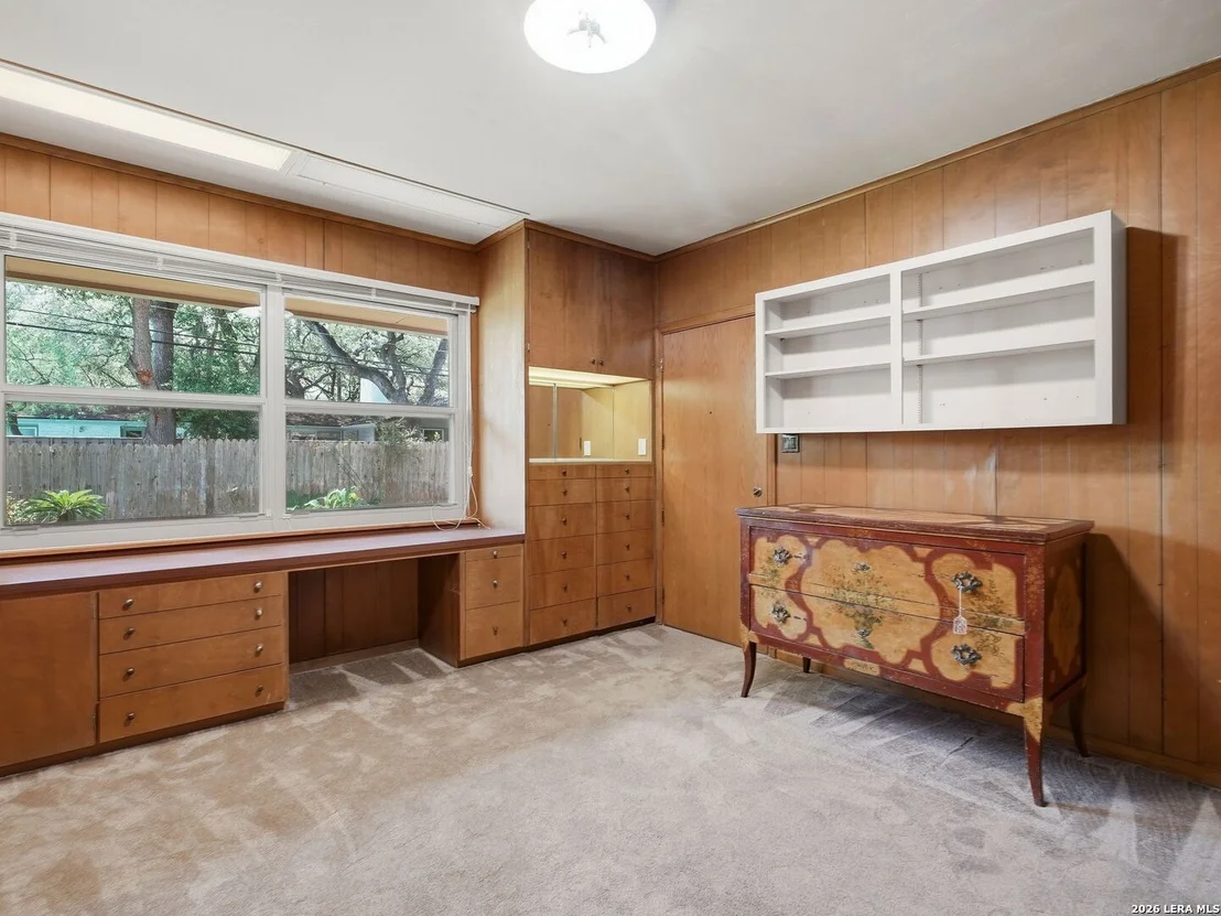 Photo of 122 LABURNUM DR