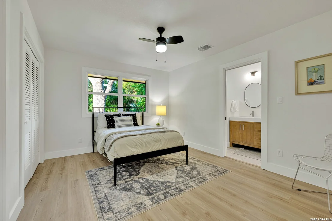 Photo of 127 Highview Dr