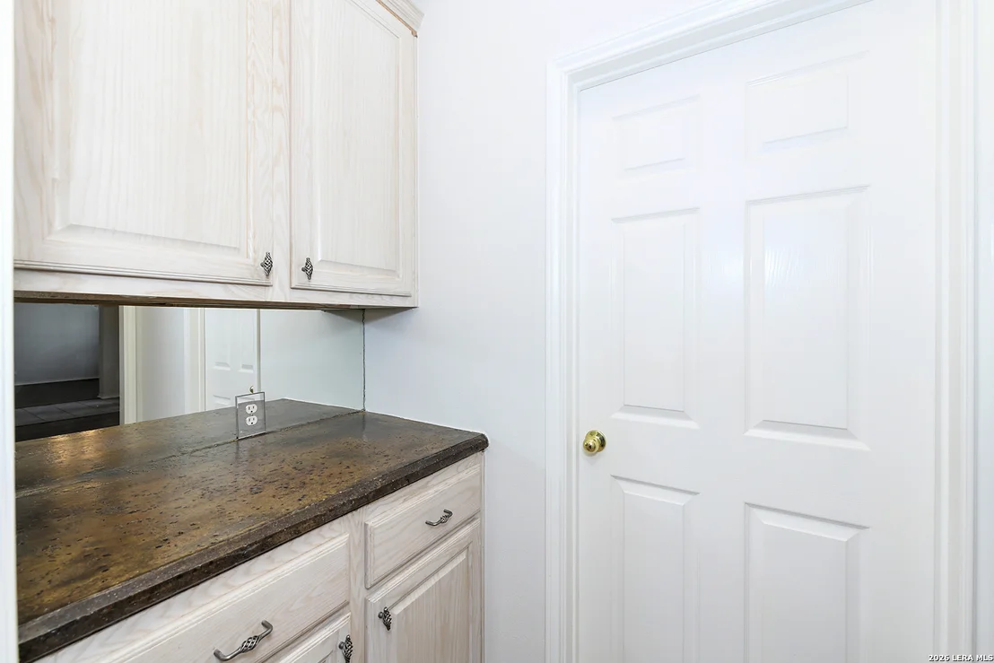 Photo of 1712 Oak Path