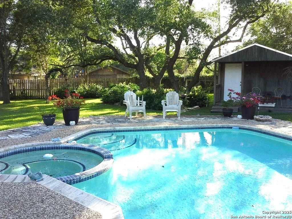 Photo of 40 Encino Loma