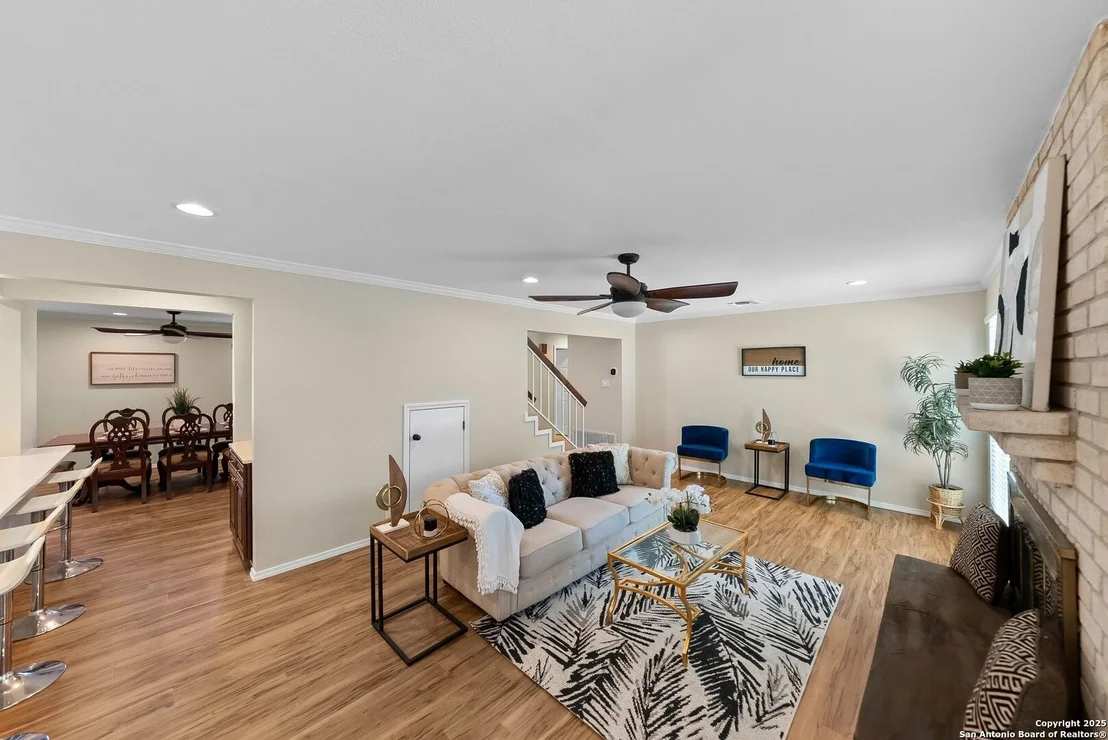 Photo of 15251 Oak Spring