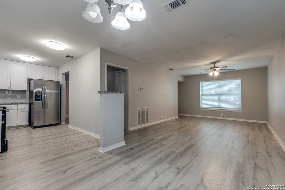 Photo of 643 OLNEY DR