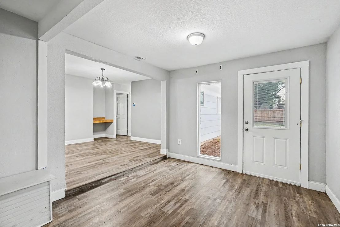 Photo of 3606 Versailles Dr