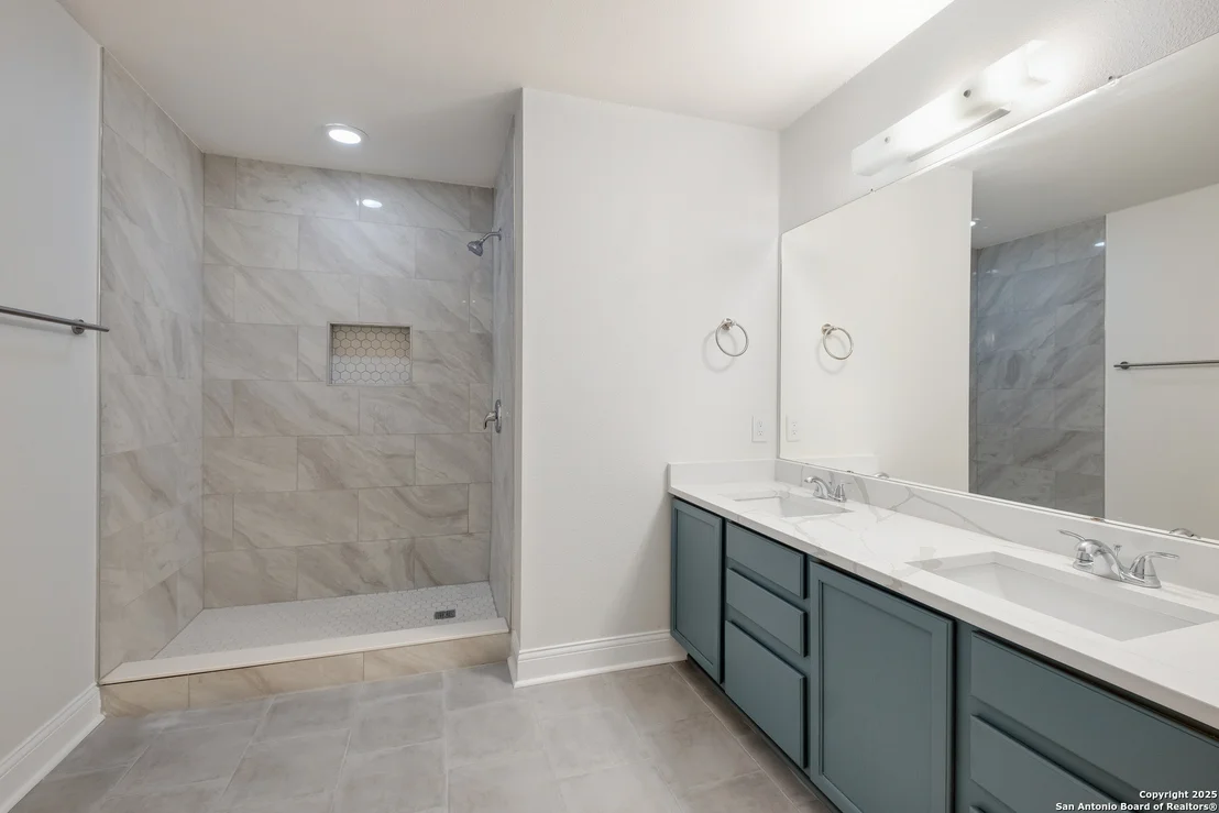 Photo of 15410 Tamaron