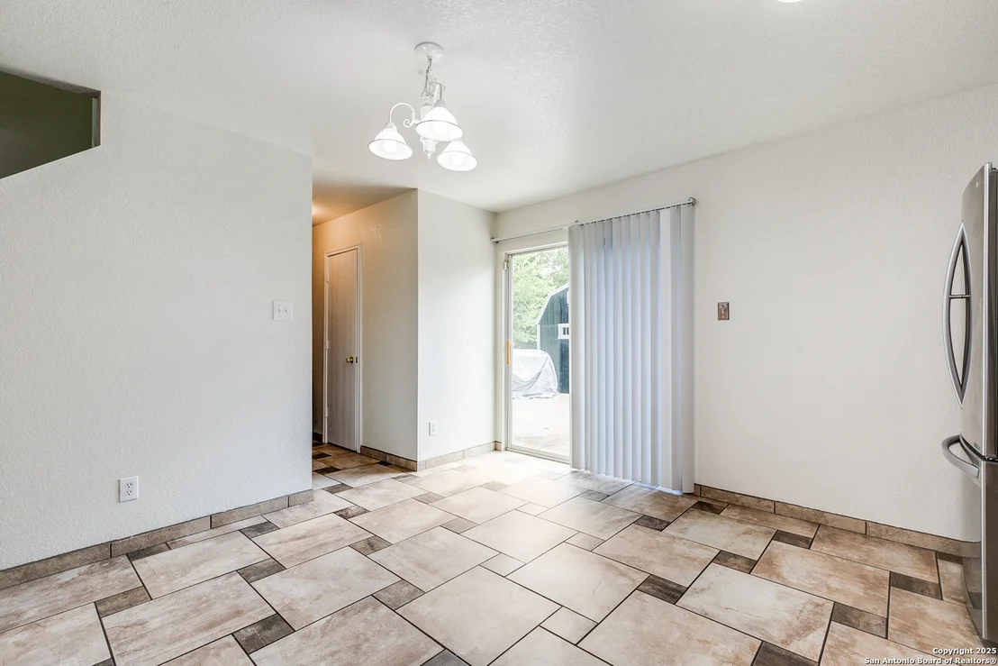 Photo of 902 Absolon Farm