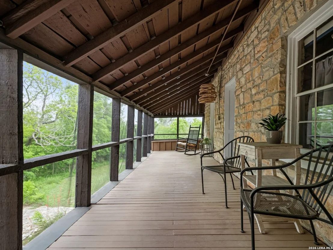 Photo of 426 RANCH ROAD 962 E