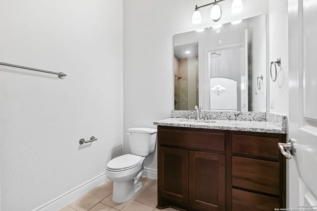 Photo of 427 Evans Oak