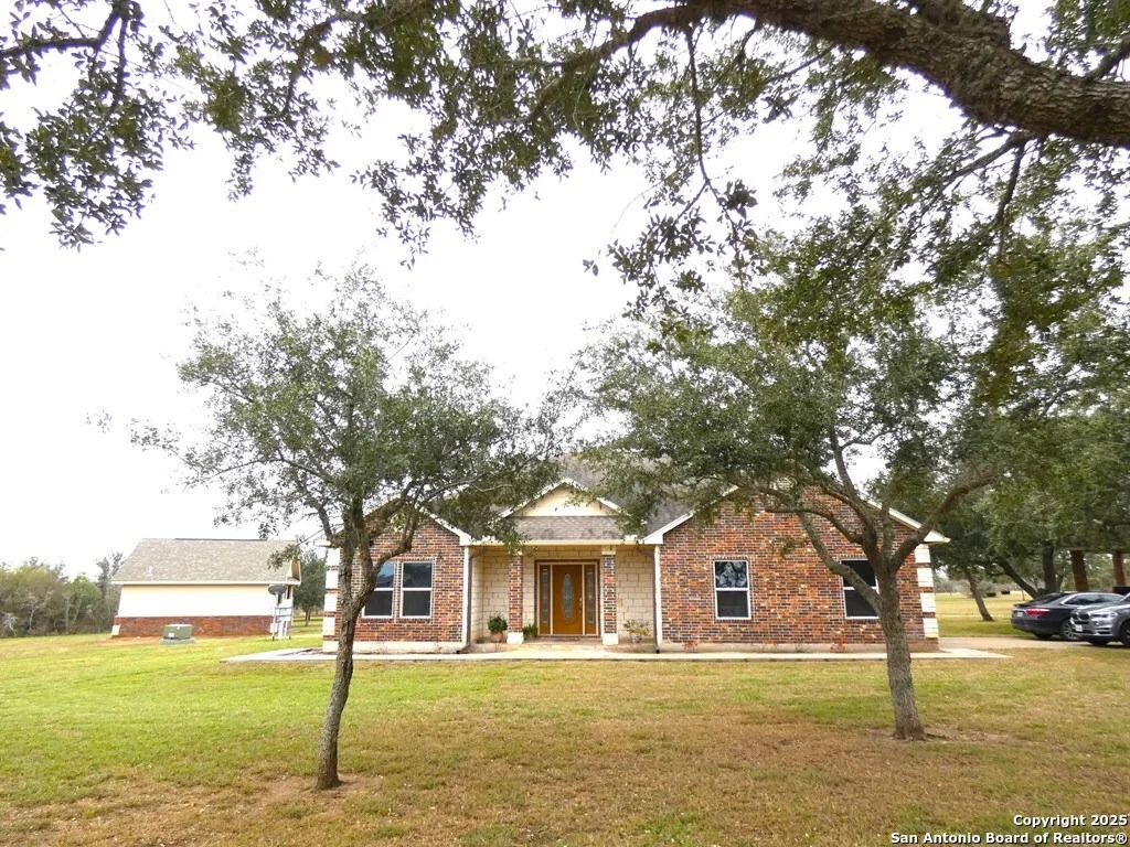 Photo of 283 Live Oak Rd
