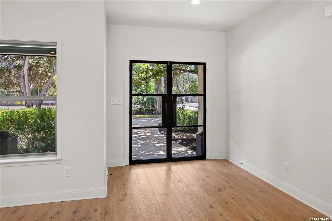 Photo of 429 Lakeview Blvd.