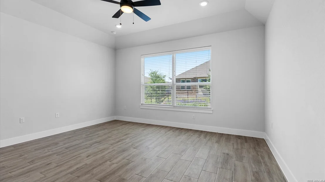 Photo of 1355 Dancing Oak