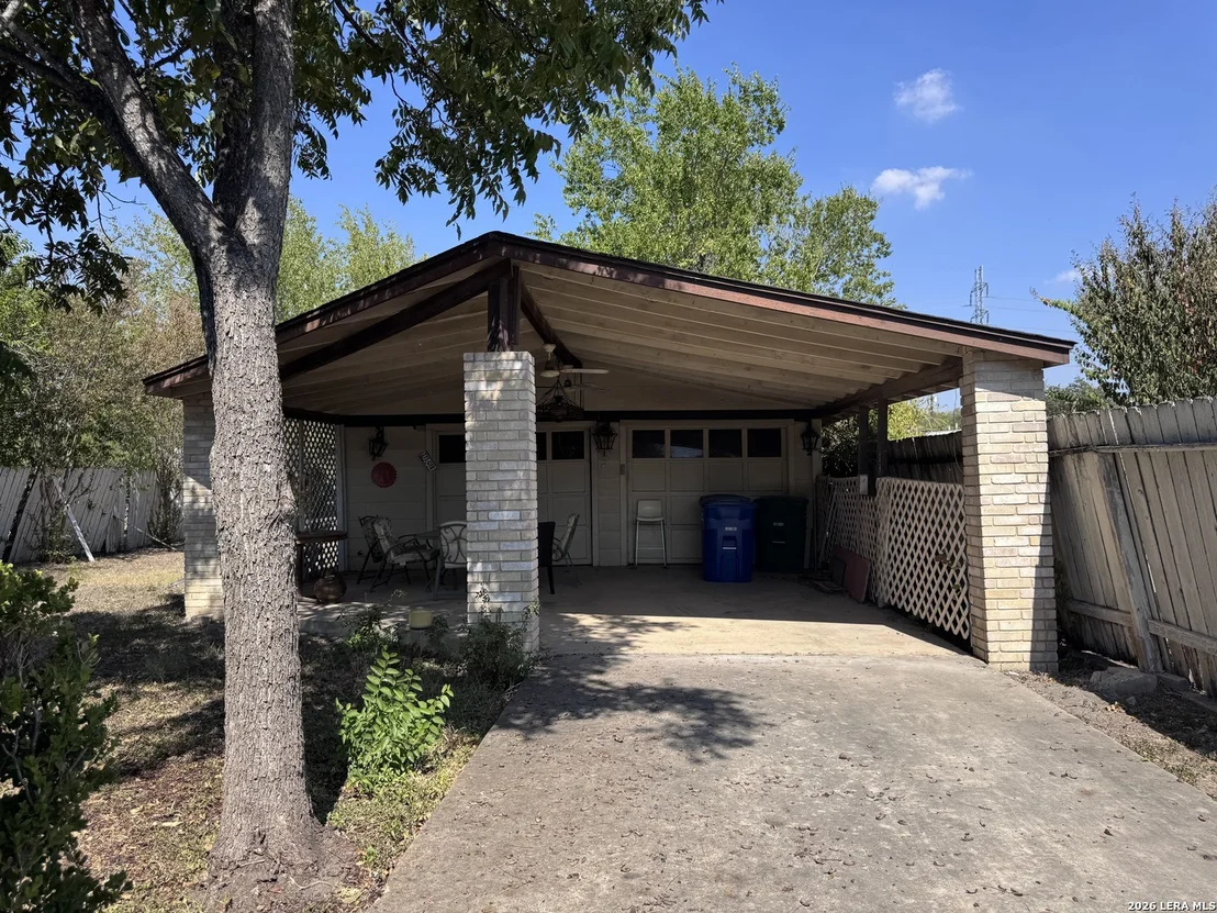 Photo of 205 W Mayfield