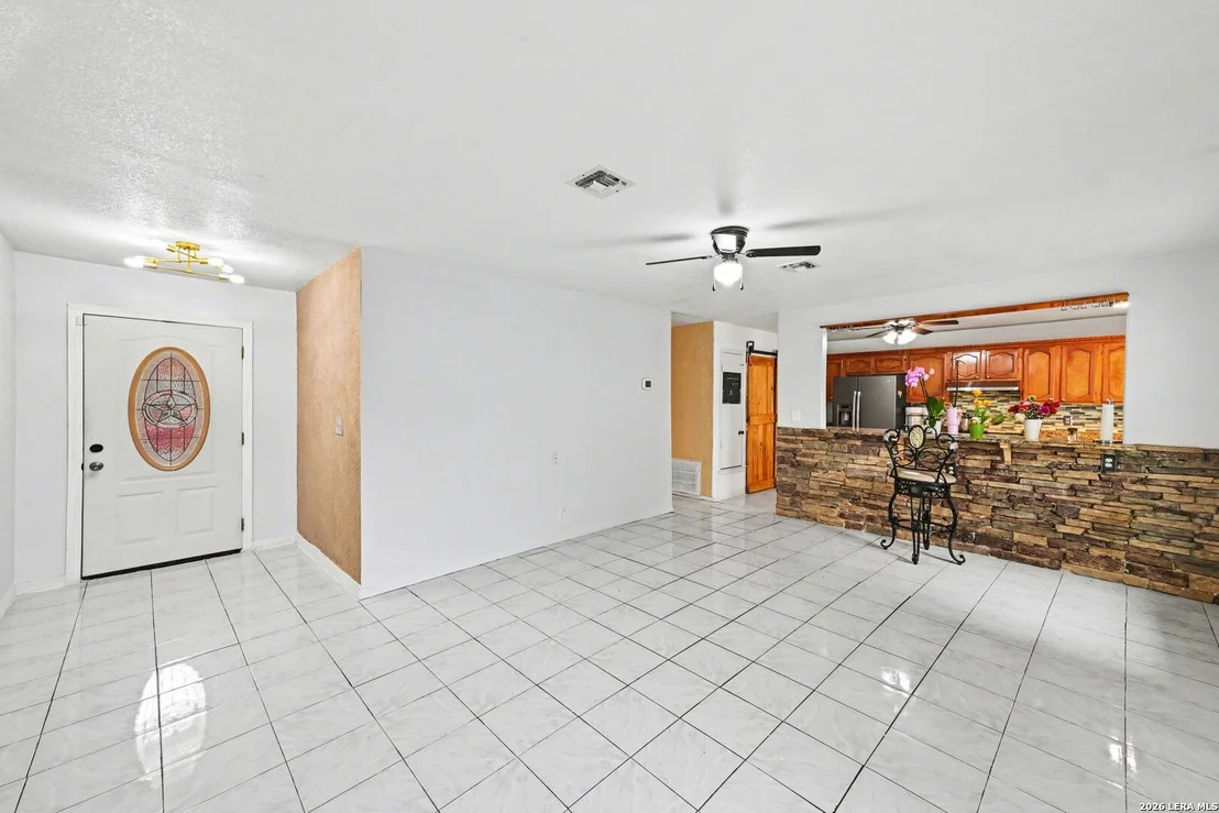 Photo of 7140 Oldham
