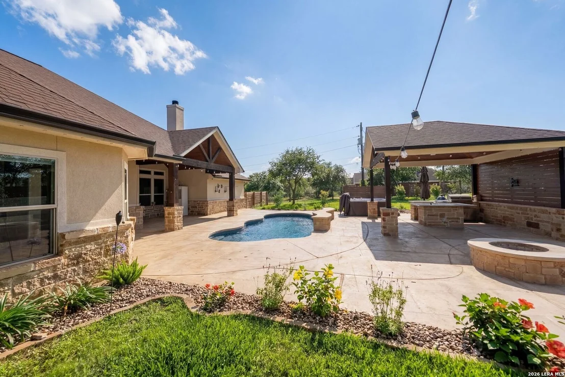 Photo of 1009 Bluebonnet Ln