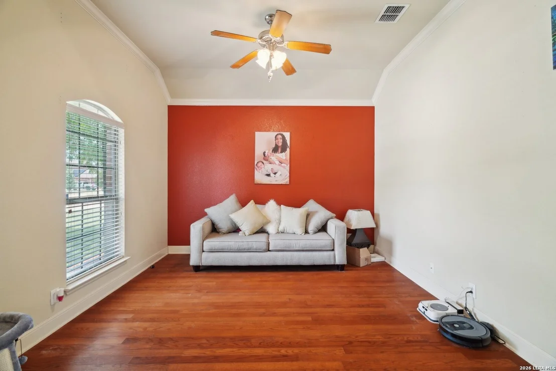 Photo of 7027 LAURA HTS