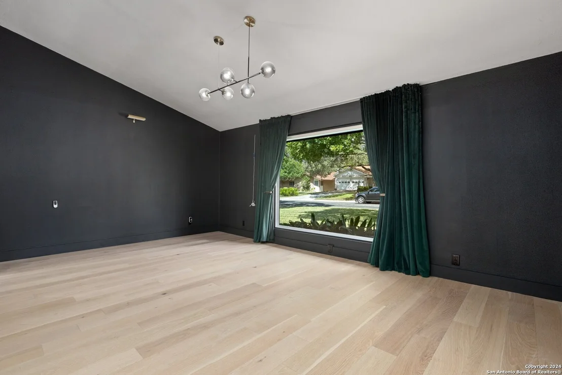 Photo of 1102 Mount Eden Dr