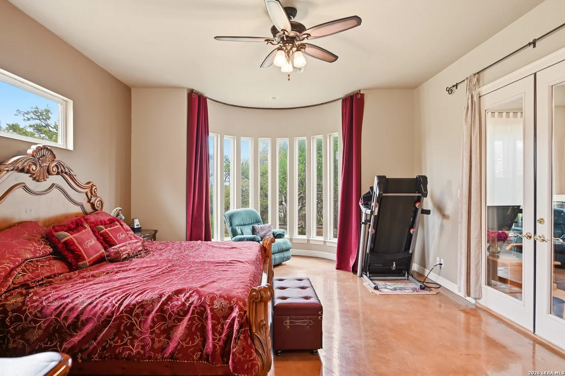 Photo of 752 Taylor Pt