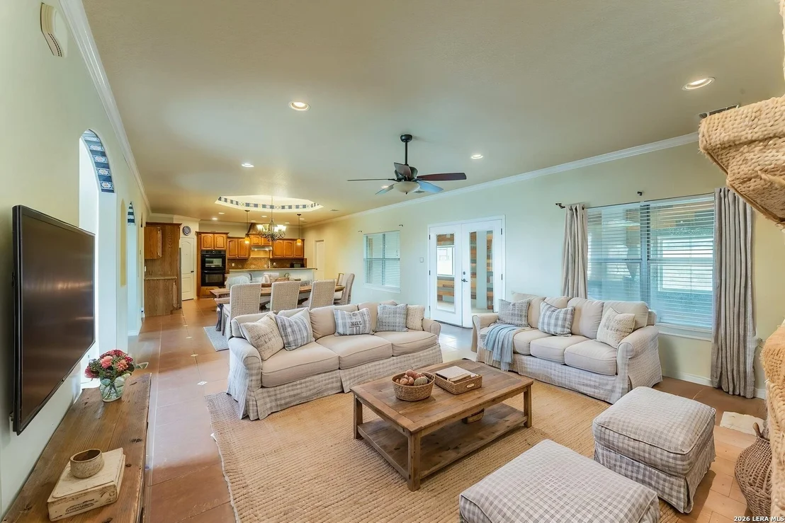 Photo of 810 MOCKINGBIRD LN