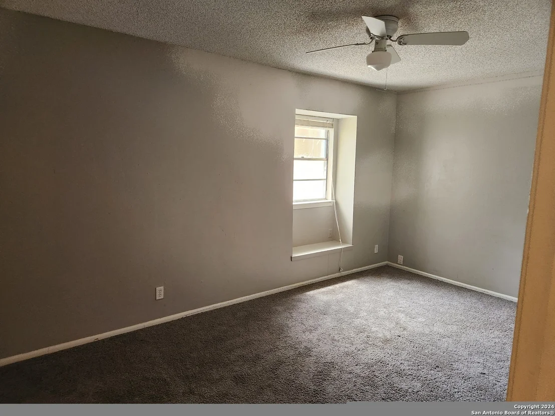 Photo of 327 MADRID DR