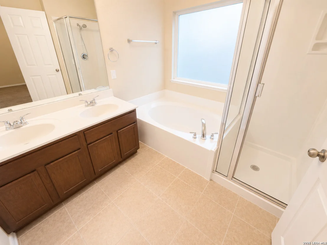 Photo of 535 DIANA DR