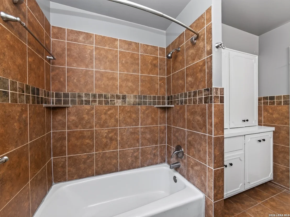 Photo of 621 Balfour Dr