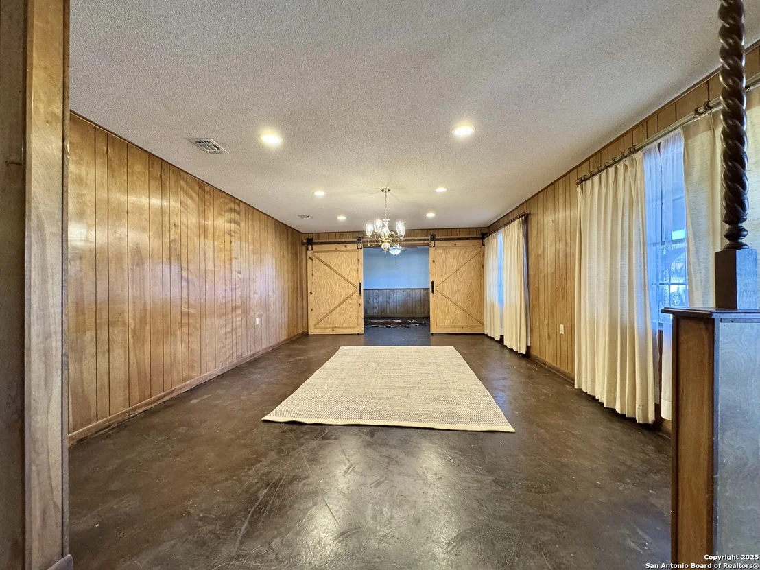 Photo of 433 Fort Clark Rd
