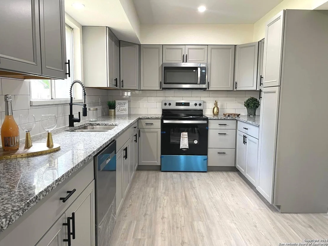Photo of 8280 VENTURA BLVD