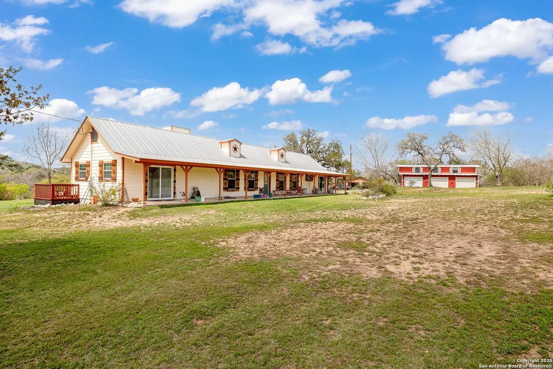 Photo of 404 Lake Rd