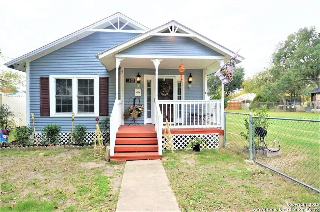 Photo of 1105 N Buchanan