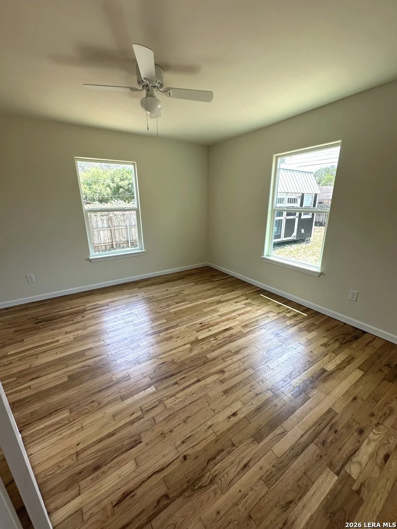 Photo of 907 Dove Ave.