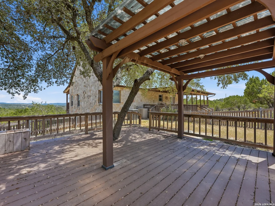 Photo of 412 Bear Springs Trl