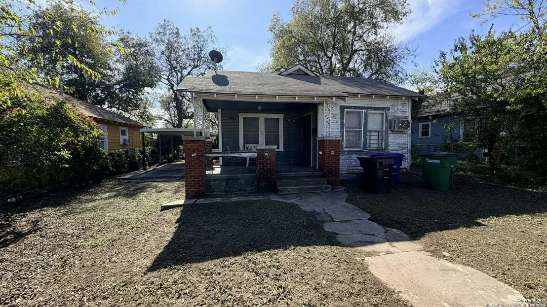 Photo of 906 Canton