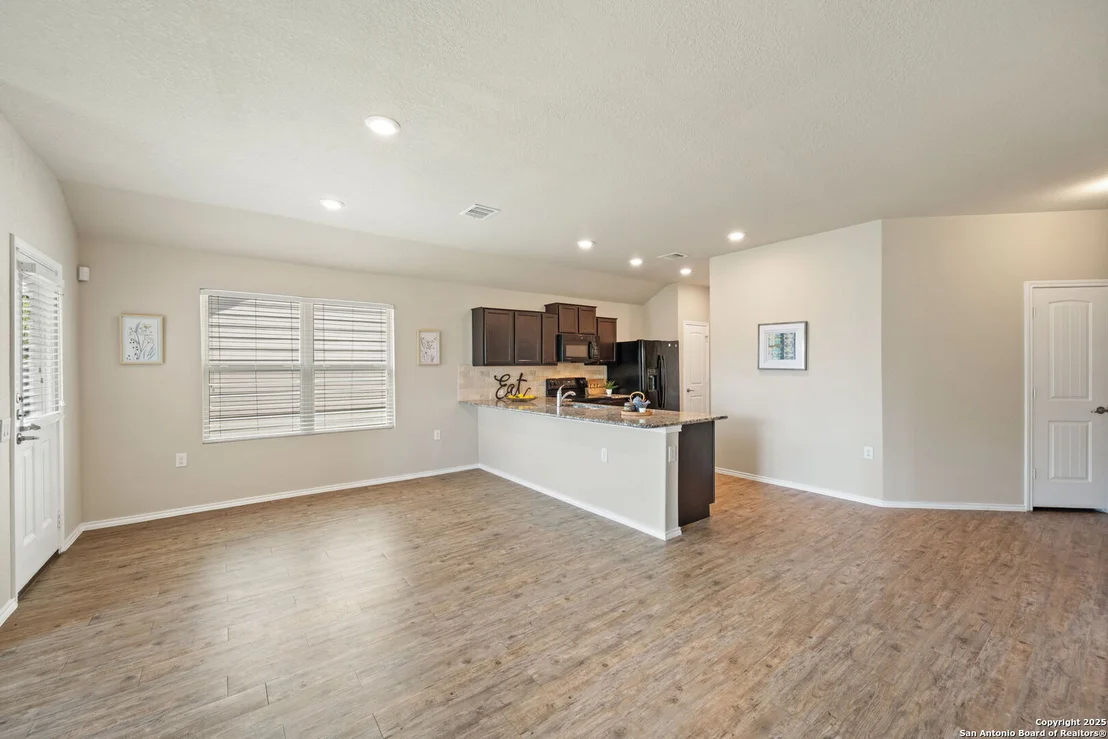 Photo of 7115 Azalea Sq