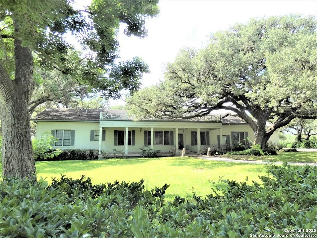 Photo of 52 Encino Loma