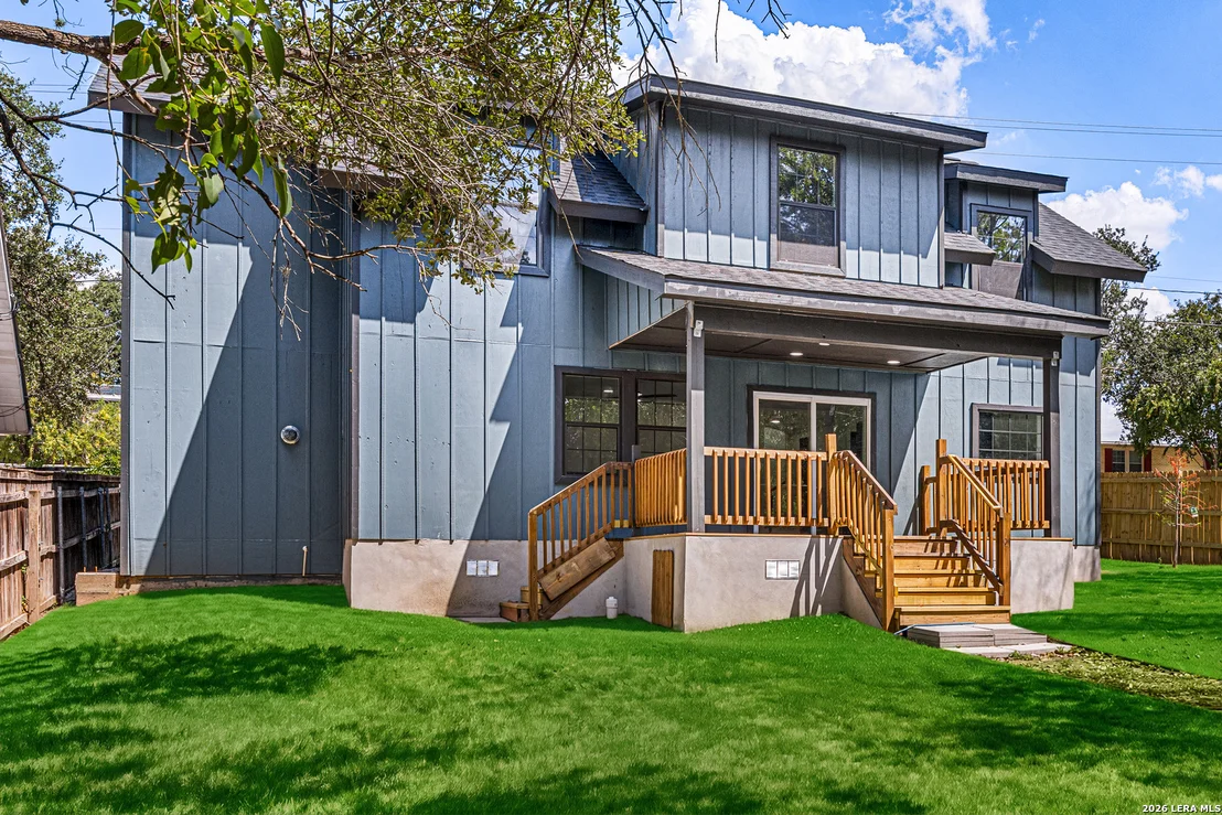 Photo of 327 RAINBOW DR