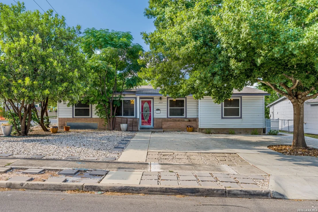 Photo of 359 Pilgrim Dr
