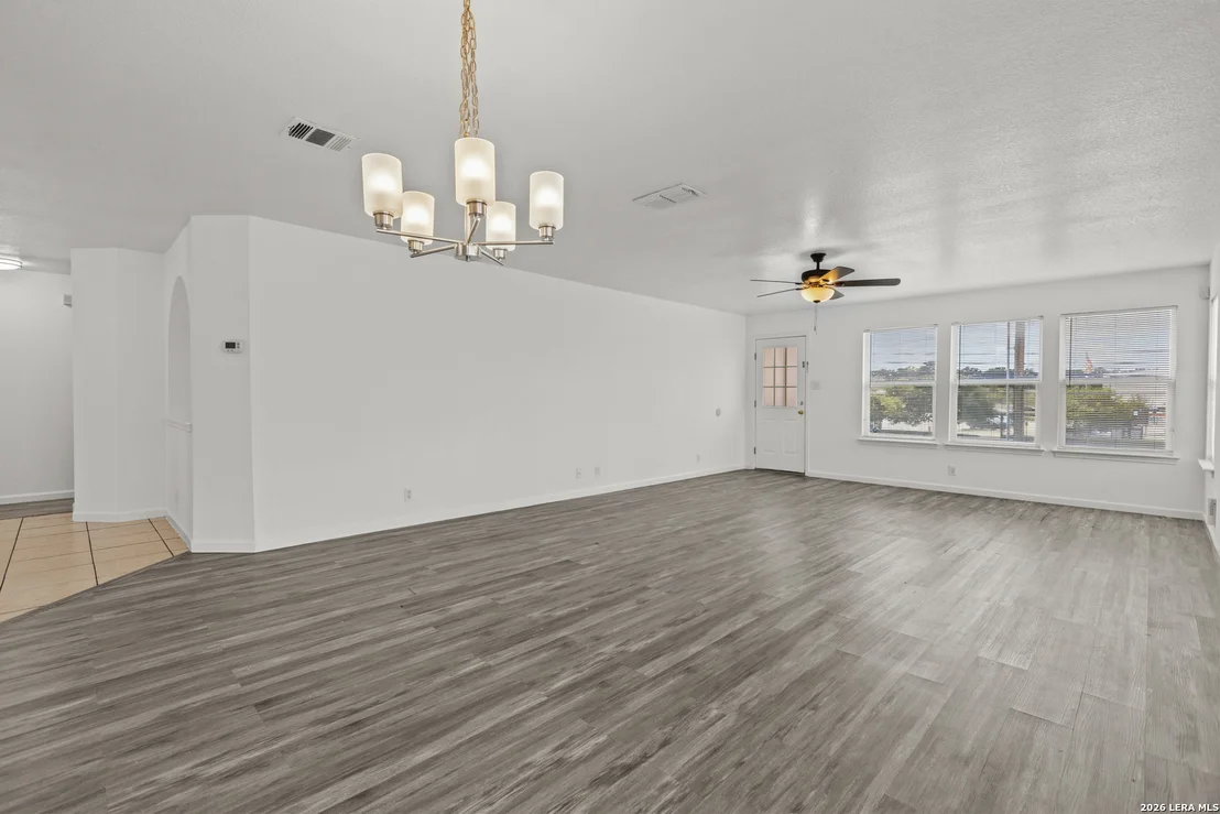 Photo of 10710 Diamond Rock
