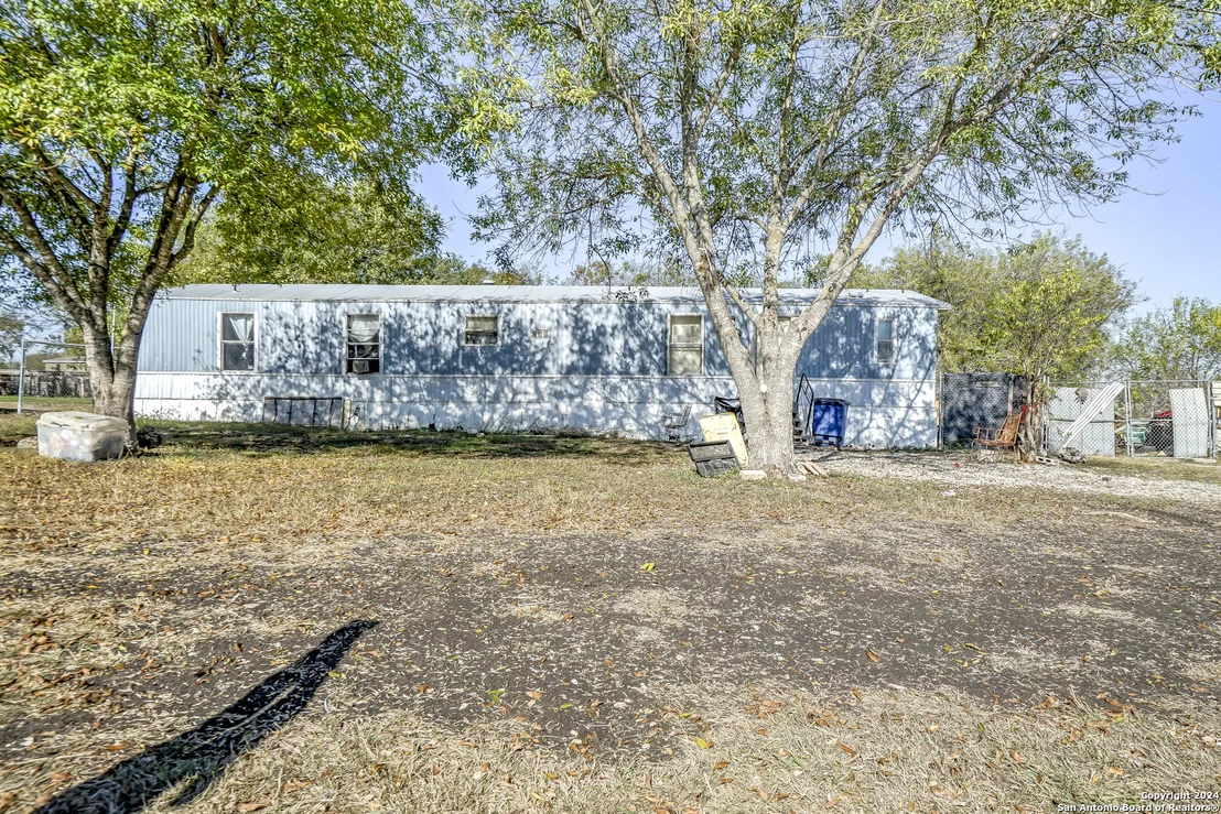 Photo of 1122 Valeria