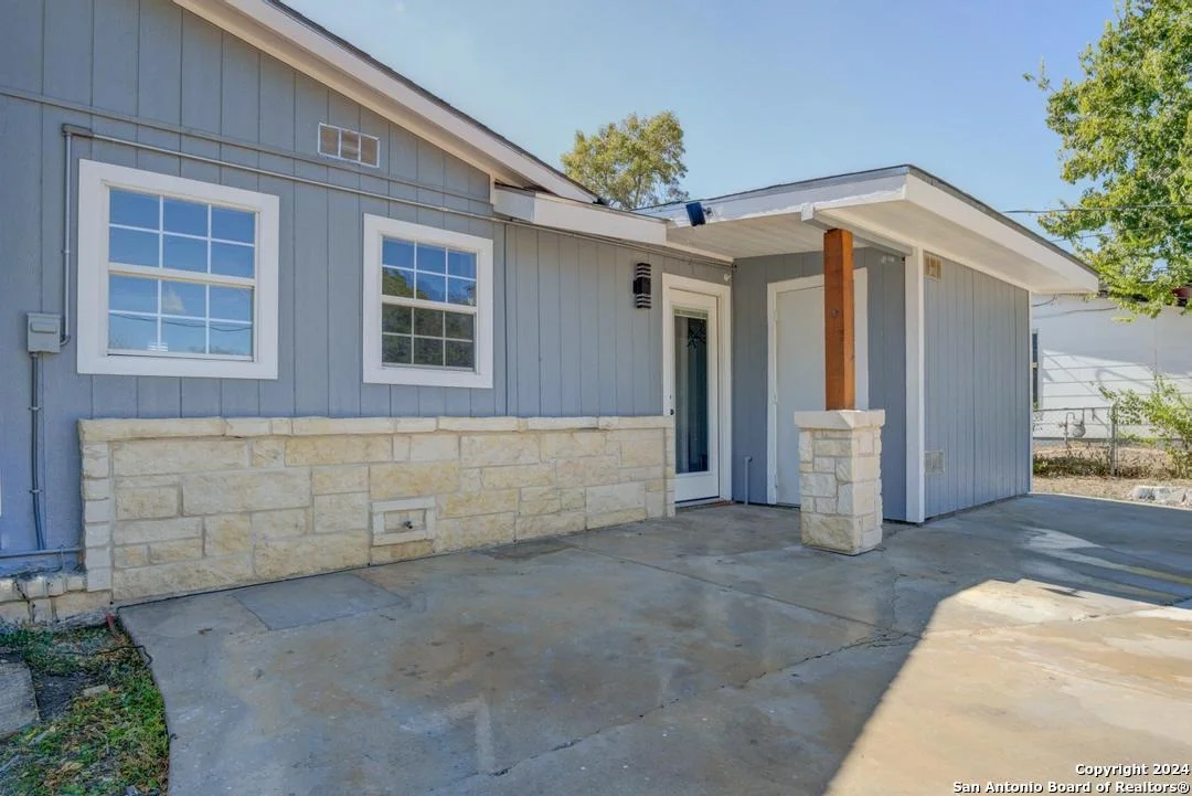 Photo of 303 DEMYA DR