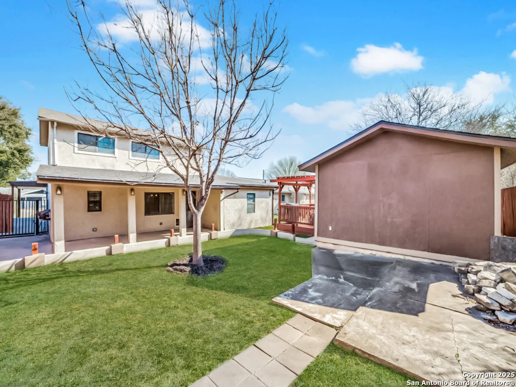 Photo of 6002 Sandwick