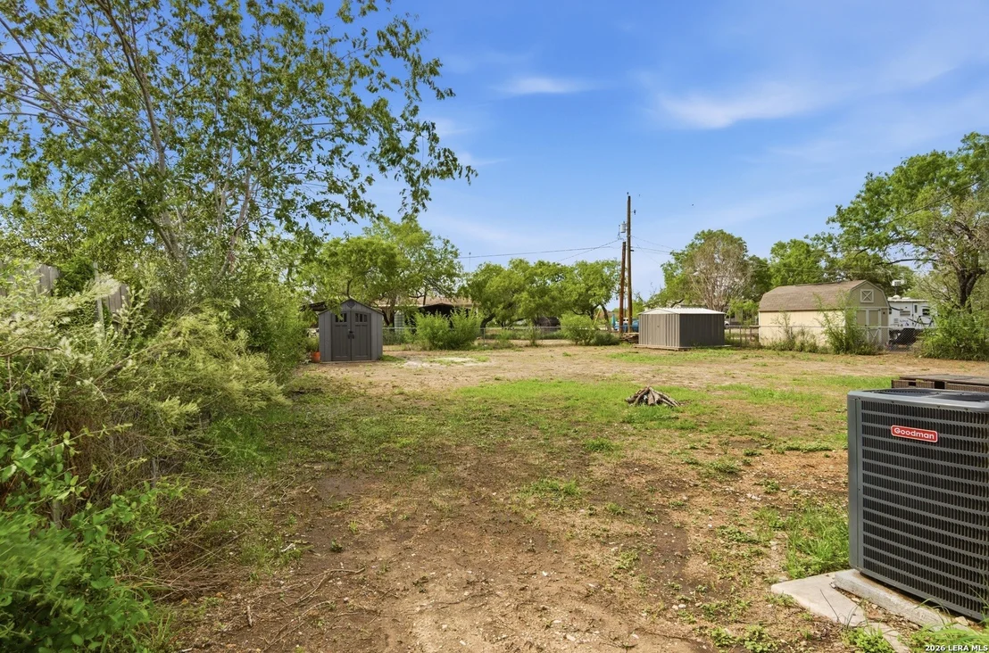 Photo of 1105 WALNUT ST