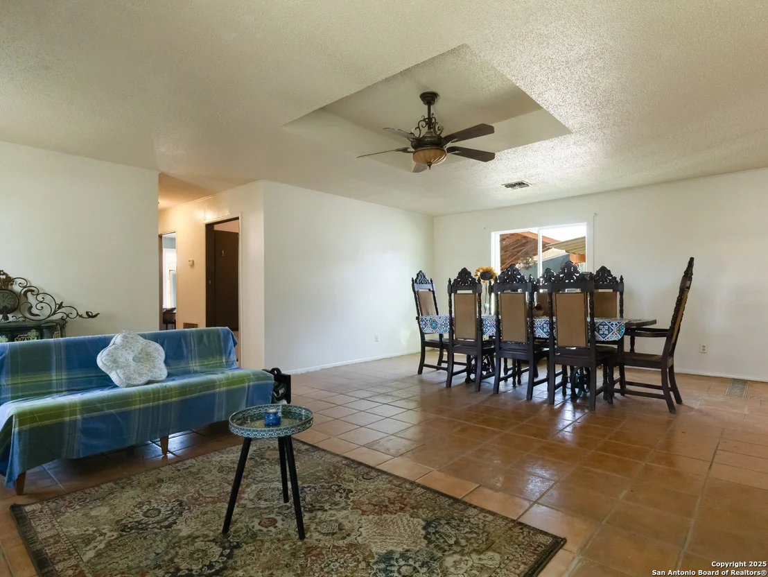 Photo of 324 OAK LN