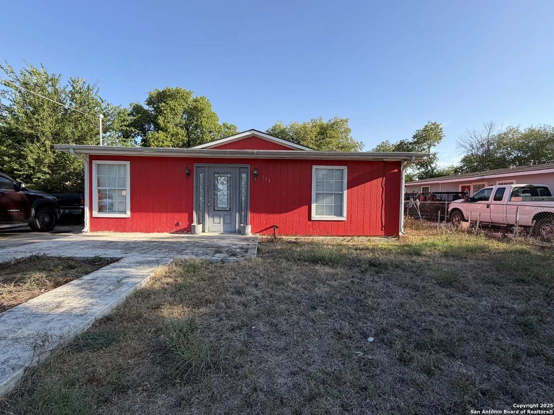 Photo of 127 Arnaz