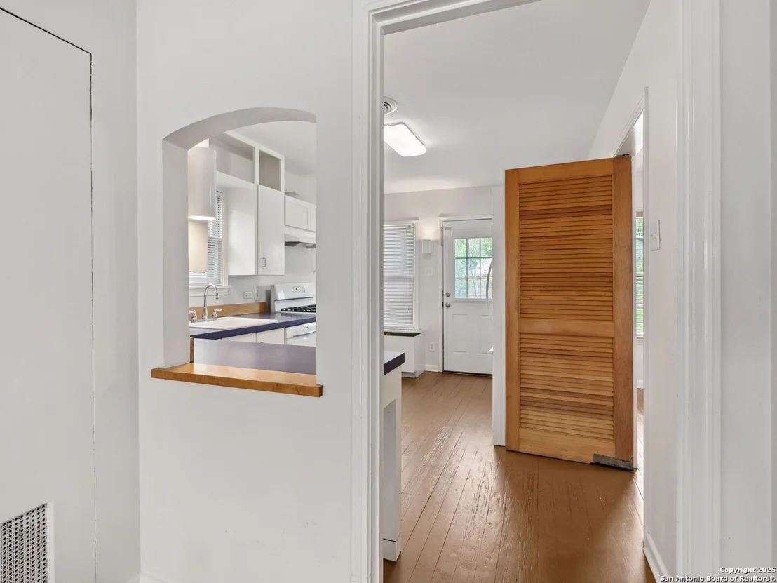 Photo of 329 Irvington