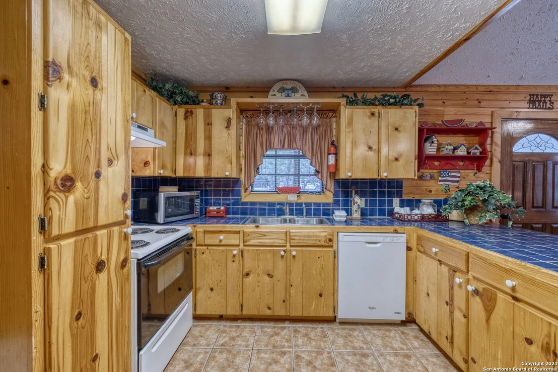 Photo of 65 COMMANCHE CREEK RD